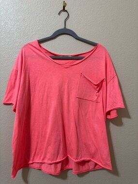 Zenana Outfitters Coral Pink V-Neck Pocket Short Sleeve Tee Size S